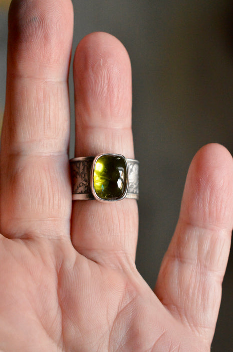 The Woodland Owl – Peridot Ring