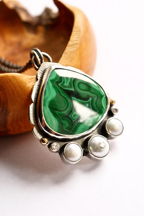Malachite Pearl Necklace with Moissanite