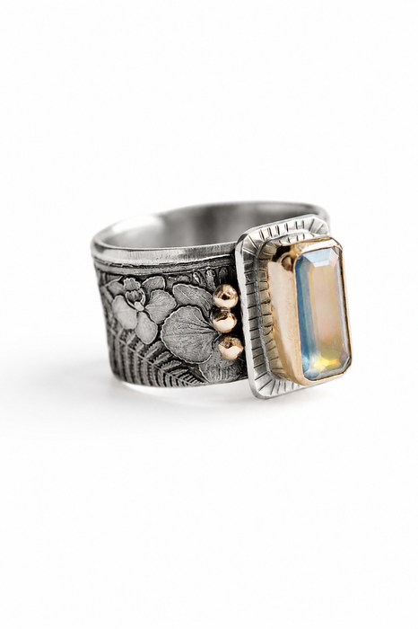 Madagascar Moonstone Ring in Gold and Silver