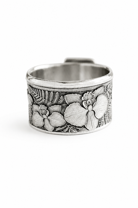 Madagascar Moonstone Ring in Gold and Silver