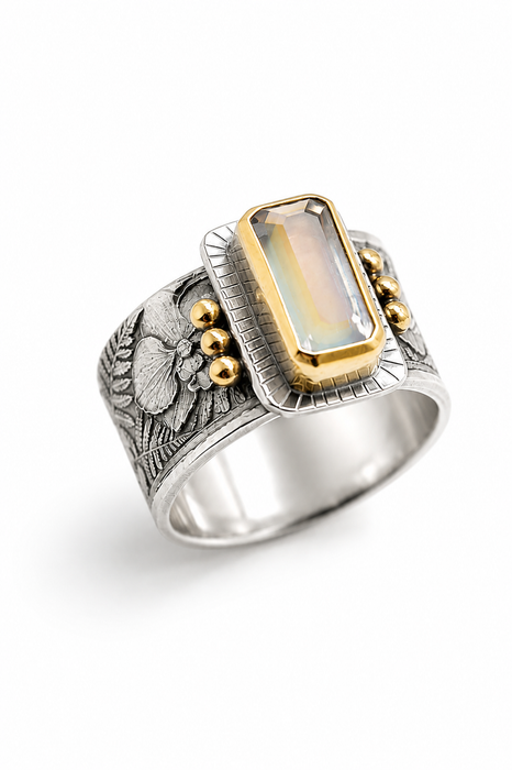 Madagascar Moonstone Ring in Gold and Silver