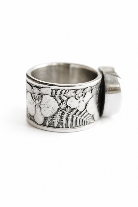 Keshi Pearl Ring with Orchid and Fern Band