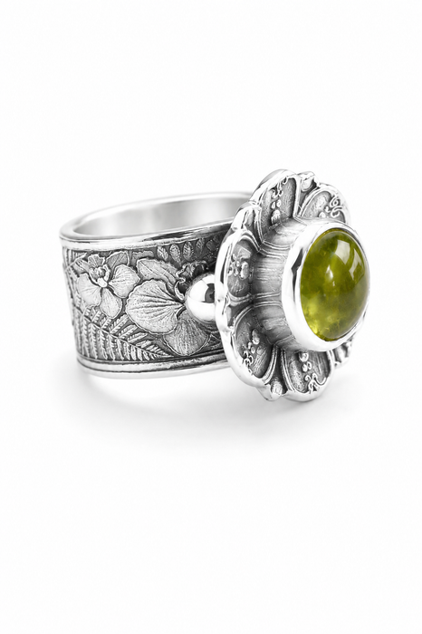 Peridot Flower Ring in Silver