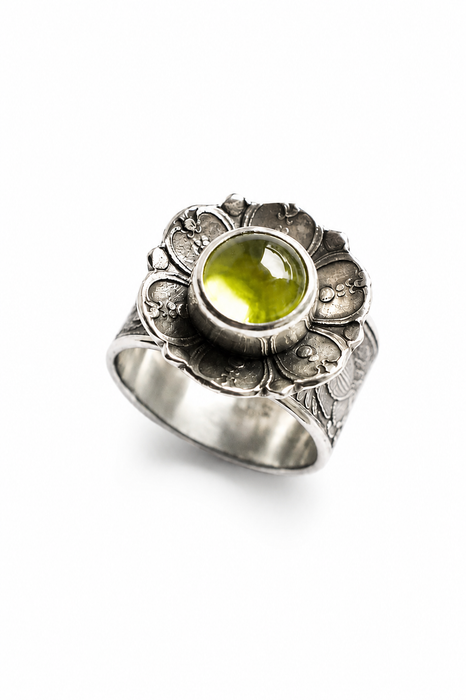 Peridot Flower Ring in Silver