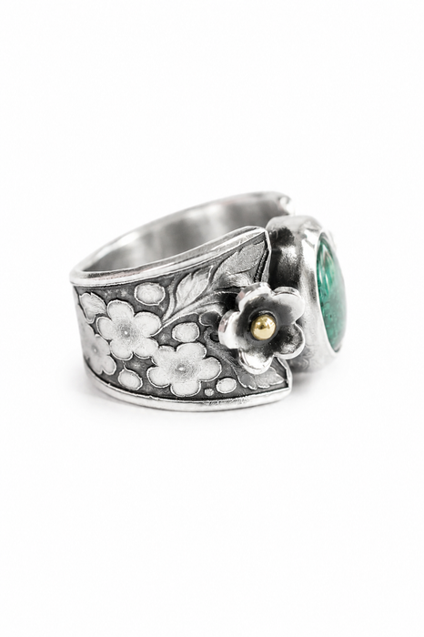 Aqua Kyanite Ring with Floral Details