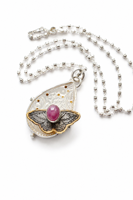 Rustic Style Carved Mother of Pearl Necklace with Ruby