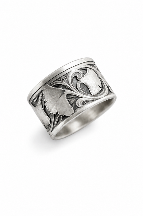 Gingko Ring in Oxidized Silver