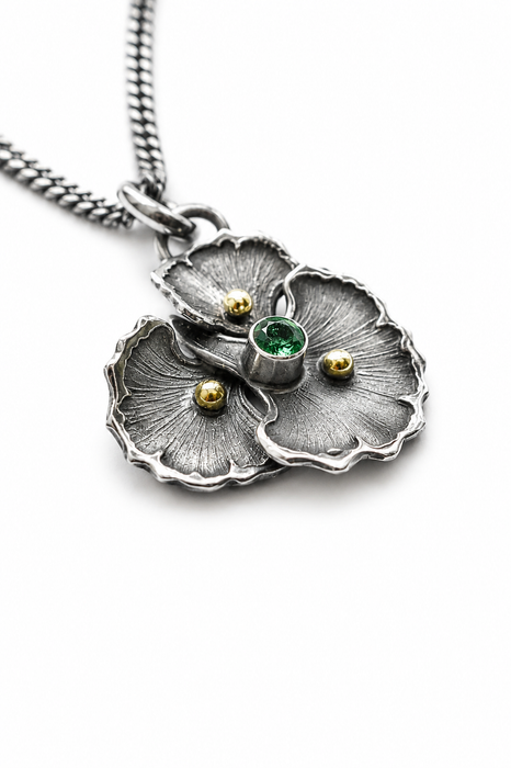 Gingko Emerald Necklace in Silver