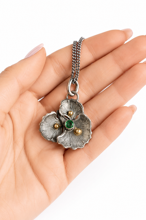 Gingko Emerald Necklace in Silver