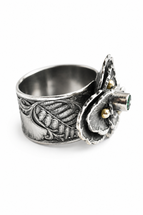 Gingko Emerald Ring in Oxidized Silver