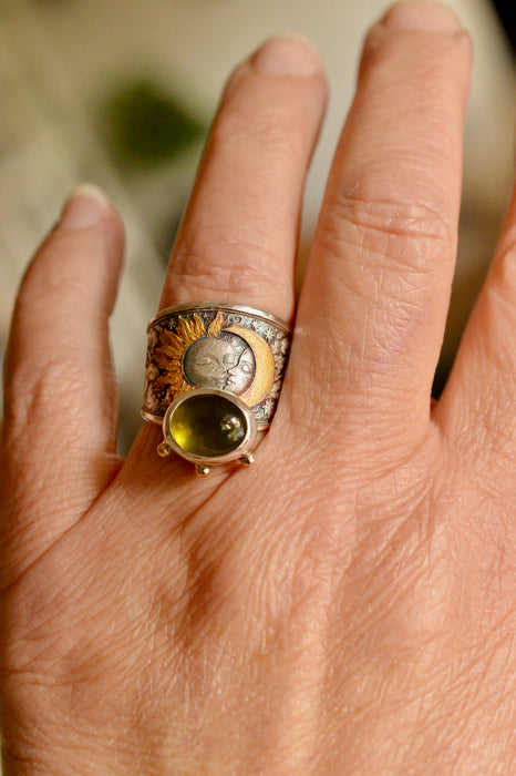 Luna Ring - Celestial Peridot Ring