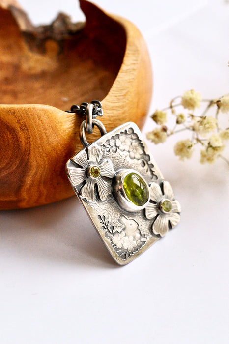 Forest Light Keepsake Necklace - Peridot Pendant in Silver with Floral Details