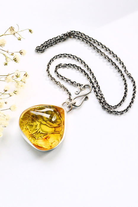 Baltic Amber Necklace with Floral Detail