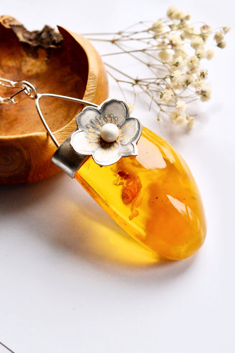 Baltic Amber Pendant Necklace with Floral Detail