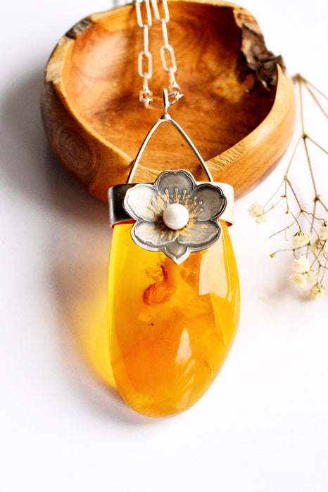 Baltic Amber Pendant Necklace with Floral Detail
