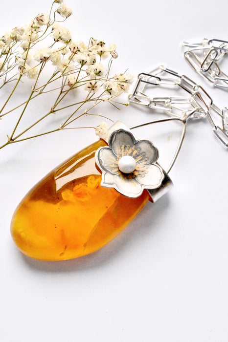 Baltic Amber Pendant Necklace with Floral Detail