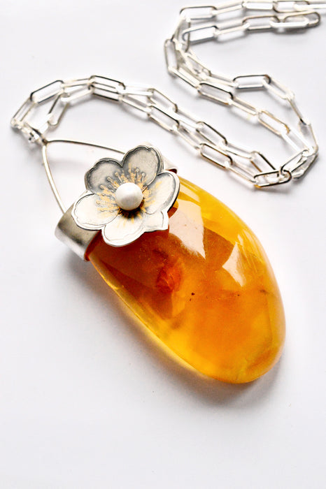 Baltic Amber Pendant Necklace with Floral Detail