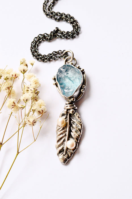 Raw Aquamarine Feather Necklace in Silver
