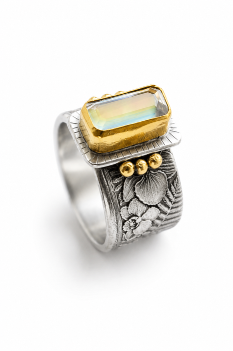 Madagascar Moonstone Ring in Gold and Silver