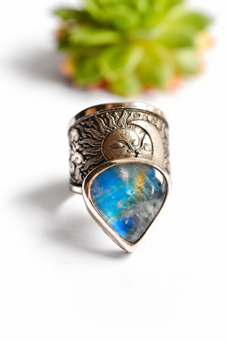 Luna Ring - Celestial Moonstone Ring