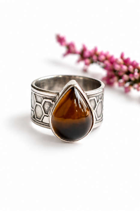 Golden Hive – Cognac Quartz Ring