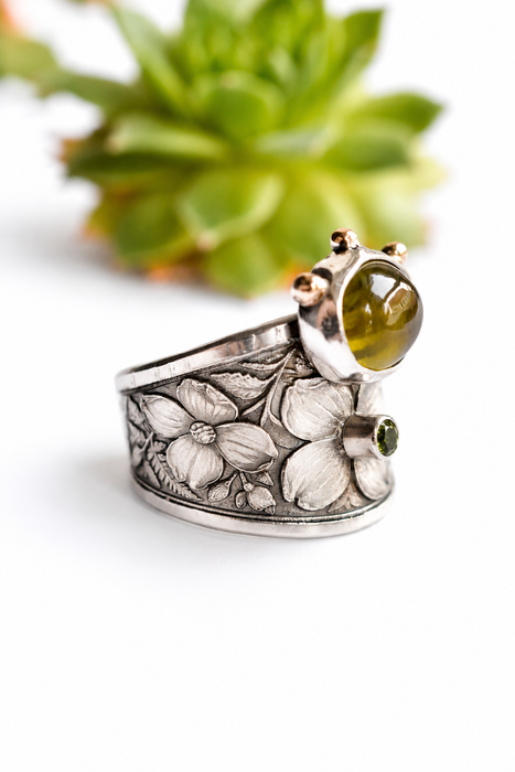 Magnolia Peridot Ring